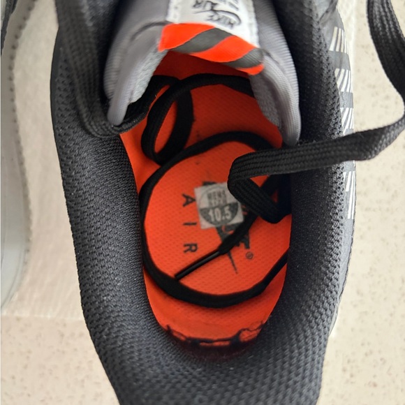 Nike Air Force 1 Men’s Black and Silver Sneakers - Picture 7 of 8